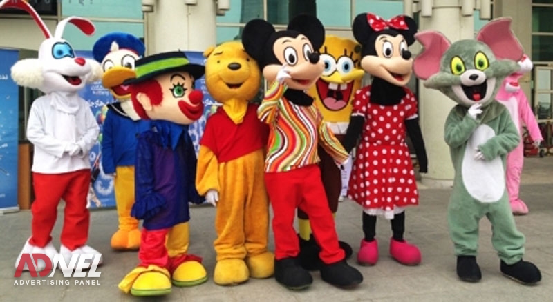 عروسک تبلیغاتی رسانه محیطی