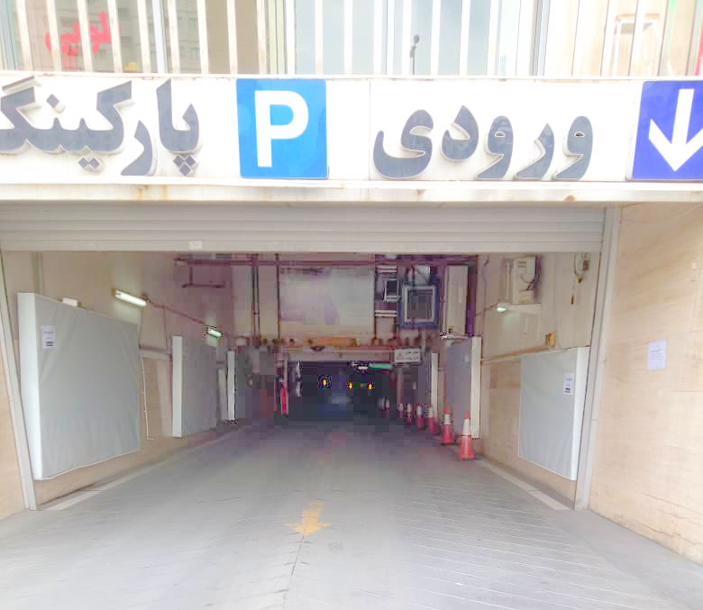 لایت باکس های تبلیغاتی ورودی پارکینگ مرکز خرید طوبی