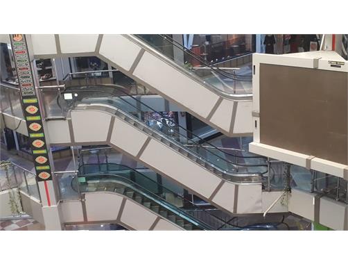 لایت باکس ستون های طبقه همکف - مرکز خرید دنیای نور